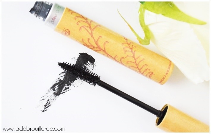 Zoom Sur Le Mascara Bio Volumateur De Couleur Caramel